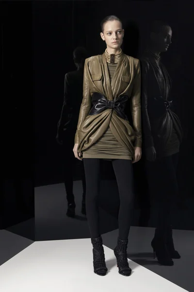 Look 14
